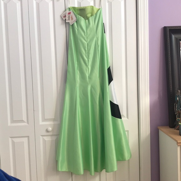 Prom Dress - Picture 2 of 3